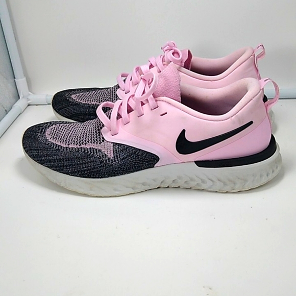 nike odyssey pink